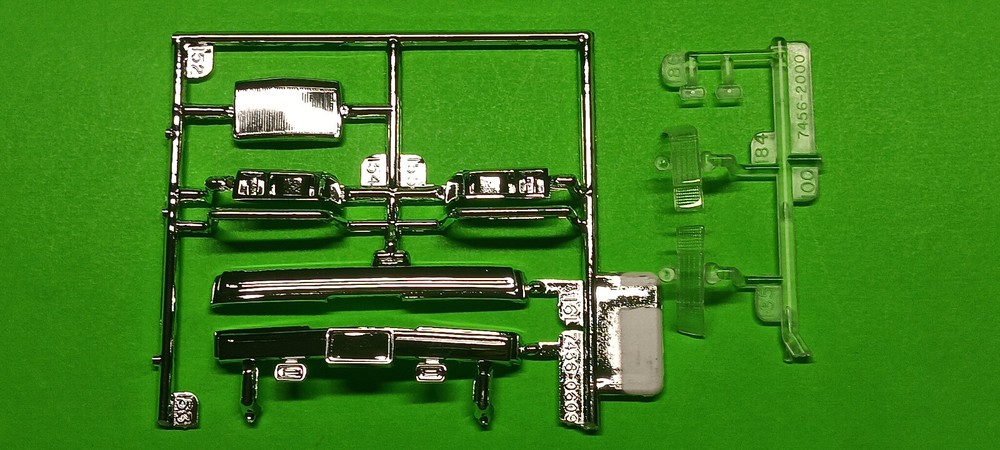 Lincoln Mark VII LSC Pro Street Stock Mod 1/25 Grilll Head Lights Bumpers Revell