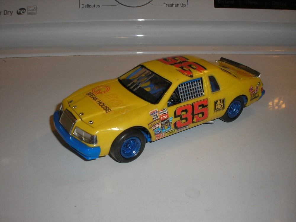 Vintage 1/24 Quincys Steak House Ford Thunderbird NASCAR Stock Car Parts/Restore