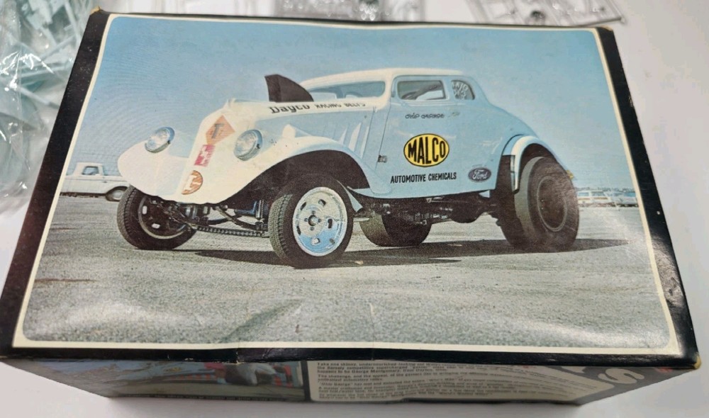Vintage AMT ‘33 WILLYS “OHIO GEORGE” MONTGOMERY Model Kit Open Box Unbuilt
