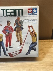 Racing Pit Team 1/20 Scale Tamiya Sealed Plastic Model Kit 2011 8 Figures Japan