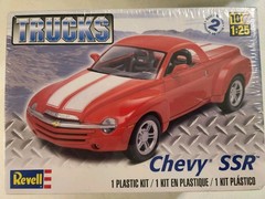 Revell Trucks Chevy SSR Model Car Kit 1:25 ~ NEW