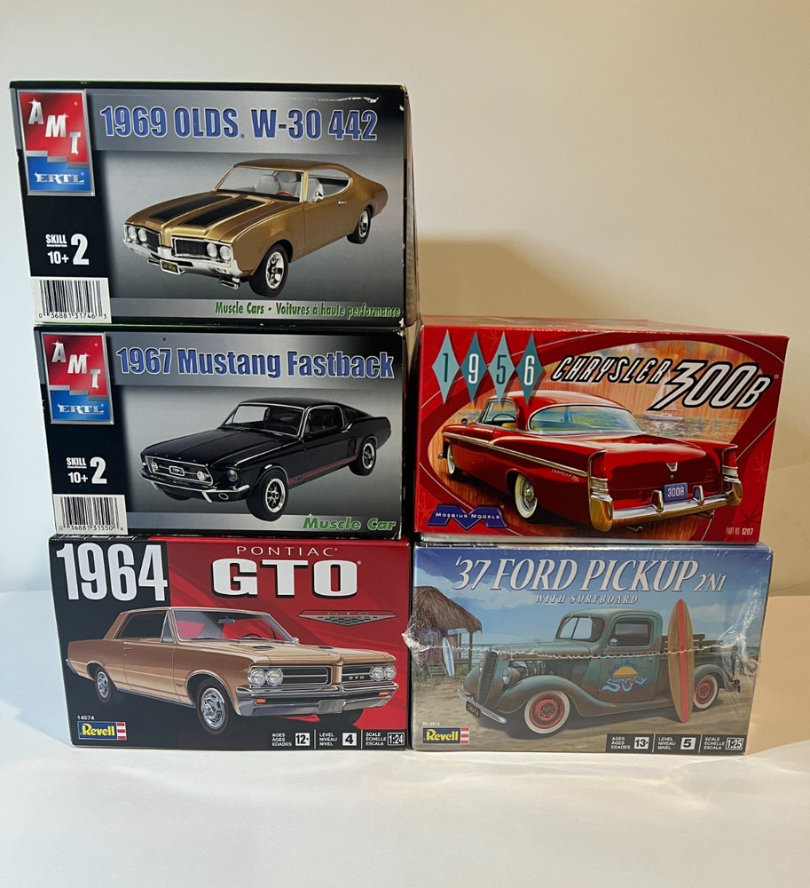 LOT OF 6 AMT, MPC AND REVELL SCALE MODEL CAR KITS
