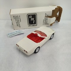 1992 C4 Corvette Convertible Artic White/Red Interior Dealer Promo Amt Ertl 8923
