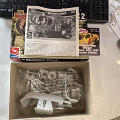 AMT Ertl The Munsters Koach 1:25 Plastic Model Kit Skill 2 Unassembled MPN 30098