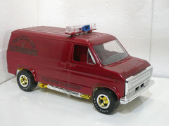 Vintage Built 1978 Revell 1/20 Scale Ford Van Model H-800