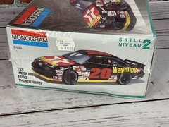 Monogram 1:24 Havoline Ford Thunderbird Skill 2 Model Kit #2430 NASCAR Davey