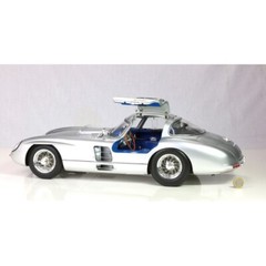 Le Grand #LE102 1/8 MERCEDES-BENZ 300 SLR UHLENHAUT COUPE