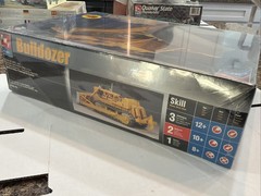 AMT 1/25 SCALE BULLDOZER FACTORY SEALED KIT! CIRCA 2002! VMCP!