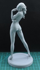 1/24 Scale Resin Figure Model Kit Gallant Wonder Pretty Girl Unpainted Model Kit