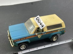 1/25 REVELL L.A. SHERIFF’S FORD BRONCO New York Police Built Up Kit 1984