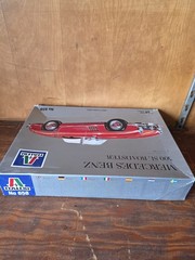 Italeri Mercedes-Benz 300 SL Roadster 1:24 Plastic Model Kit MPN 658