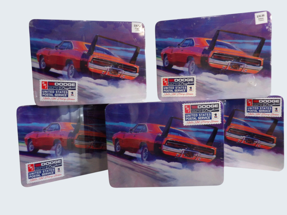 AMT 1969 Dodge Daytona NASCAR Model Kit 1:25 Hemi Engine NIB Lot 5