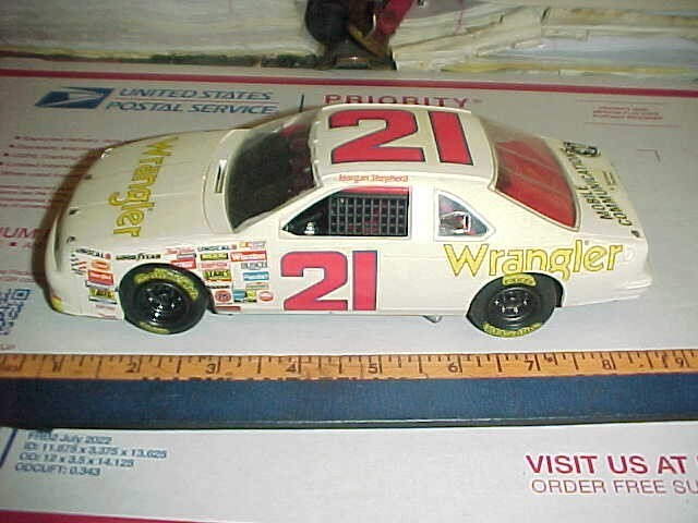 Vtg NASCAR Morgan Shepherd 21 Ford Wrangler Old Build Model Kit HTF