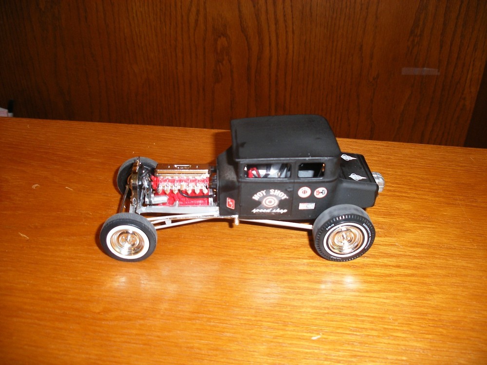ADULT CUSTOM BUILT 25 FORD MODEL T NOSTALGA DRAG RACER MODEL 1/25 NEW