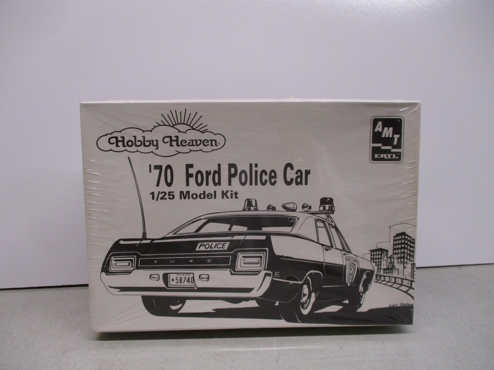 AMT Hobby Heaven 1997 Ford Police Car 1/25