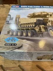 HobbyBoss 85502 M1070 Truck Tractor & M1000 HETS Semi-Trailer Model Kit 1:35