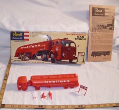 REVELL WHITE FRUEHAUF MOBIL GAS TRUCK BUILT UP MODEL KIT H-1402 1950s