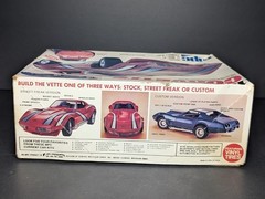 New MPC Rainbow Vette Corvette Model Kit #1-7830 1/20 Scale