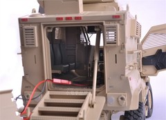Trumpeter US MaxxPro MRAP 00815 1/16 Digital Remote Control Version Model Car