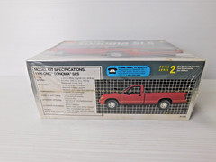 VTG. 1995 AMT ERTL 1/25 SCALE ” 1995 GMC SONOMA SLS ” PLASTIC MODEL KIT # 8109