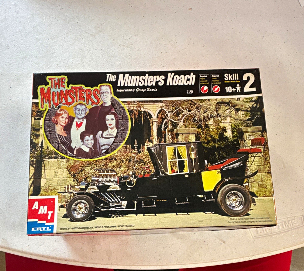 AMT Ertl The Munsters Koach 1:25 Plastic Model Kit Skill 2 Unassembled MPN 30098