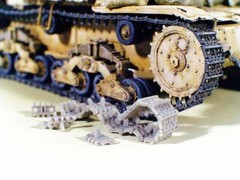 Model Victoria 1/35 Tracks for “M” Series Italian Tanks (Snap-On Workable) 4034