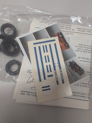 Testors 104 Famous Fords GT-40 1/25 Scale Open Box Unassembled (Read)