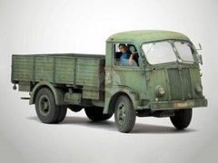 Model Victoria 1/35 Fiat 626 NLM Italian Truck WWII (with Figure & Decals) 4071