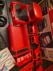 1:25 REVELL Twin Pack CHEVY STREET PICKUP 350 & 56 FORD F-100 Model Kit Trucks