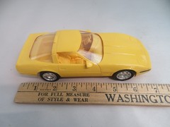 AMT ERTL 1992 Corvette Convertible ZR1 Yellow 6575