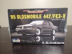 Revell 1985 Oldsmobile 442 FE3-X Show Car 1:25 Scale Model Car Kit 4446