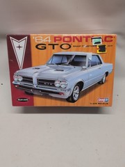 Polar Lights 928 1/25 Scale ’64 Pontiac GTO Snap Together Model Kit 2014 Sealed