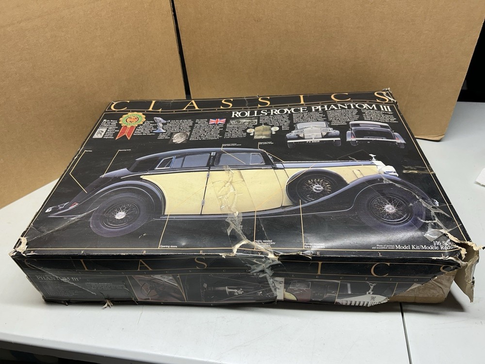Classics Collection Rolls-Royce Phantom III 1:16 Revell 8816 Model Kit READ