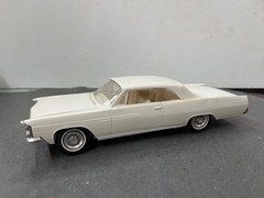C10 AMT 1963 Pontiac Bonneville Hardtop Annual built model 1/25 McM.