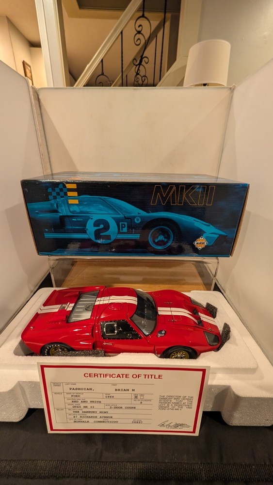Exoto 1:18 1966 Ford GT40 Mk II Red Racing Legends Diecast w/Display Case *READ*