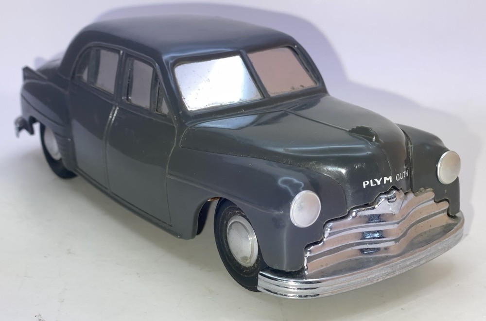 AMT 1949 Plymouth Special Deluxe Sedan 1/25 Wind-up Promo Yukon Gray VF+