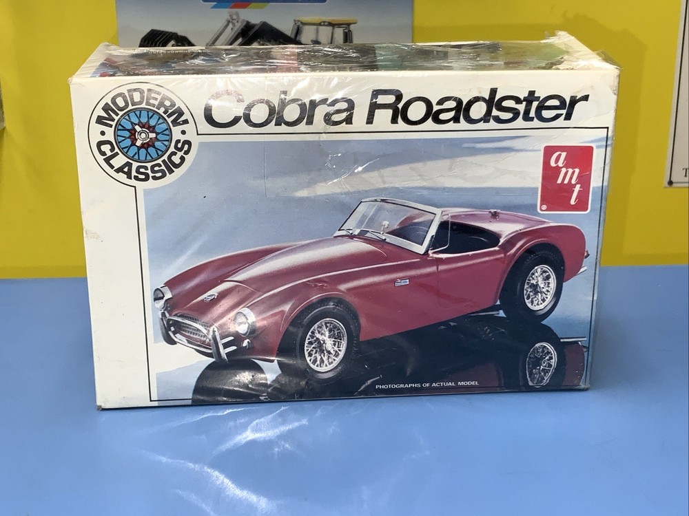 Vintage AMT Modern Classic Cobra Roadster #T414