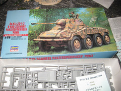Sd.Kfz.234/2 8-Rad Schwere Panzerspahwagen ‘Puma’ in 1/72 scale by Dragon 2004