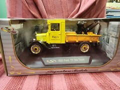 SIGNATURE MODEL’S 1:32 1925 Ford TT Tow Truck