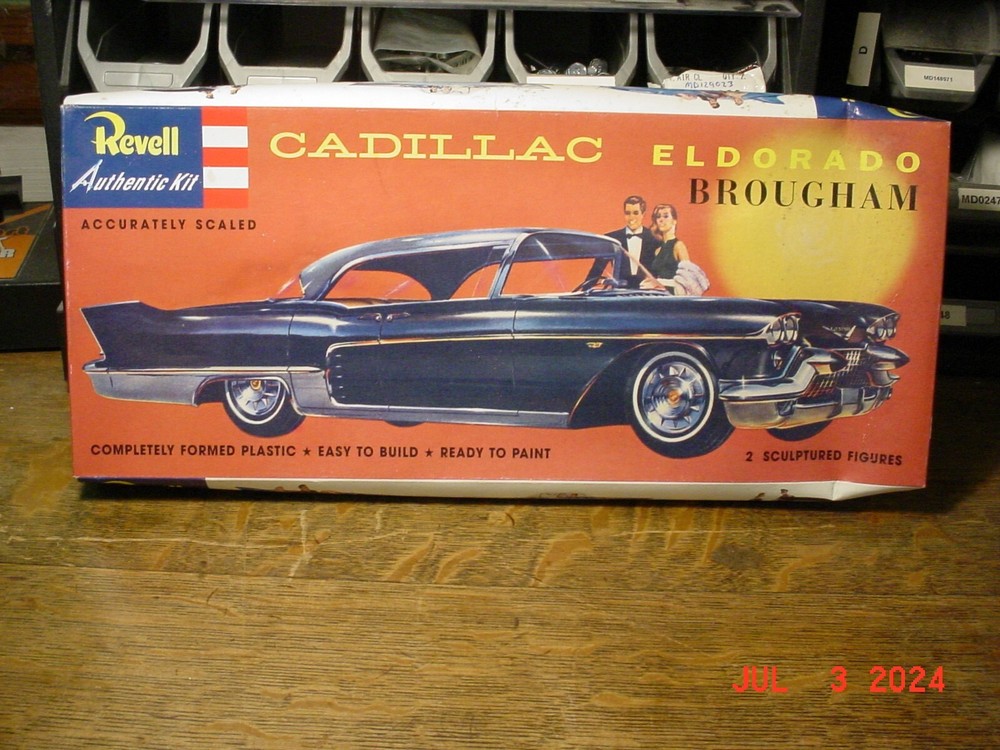 Vintage 1957 Revell Authentic Kit Cadillac Eldorado Brougham 1/25 Model Kit UPRM