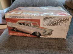 Vintage ’70’s era “Pepper Shaker” ’57 Chevy 3 in 1 Model Kit Sealed Inside! 1/25