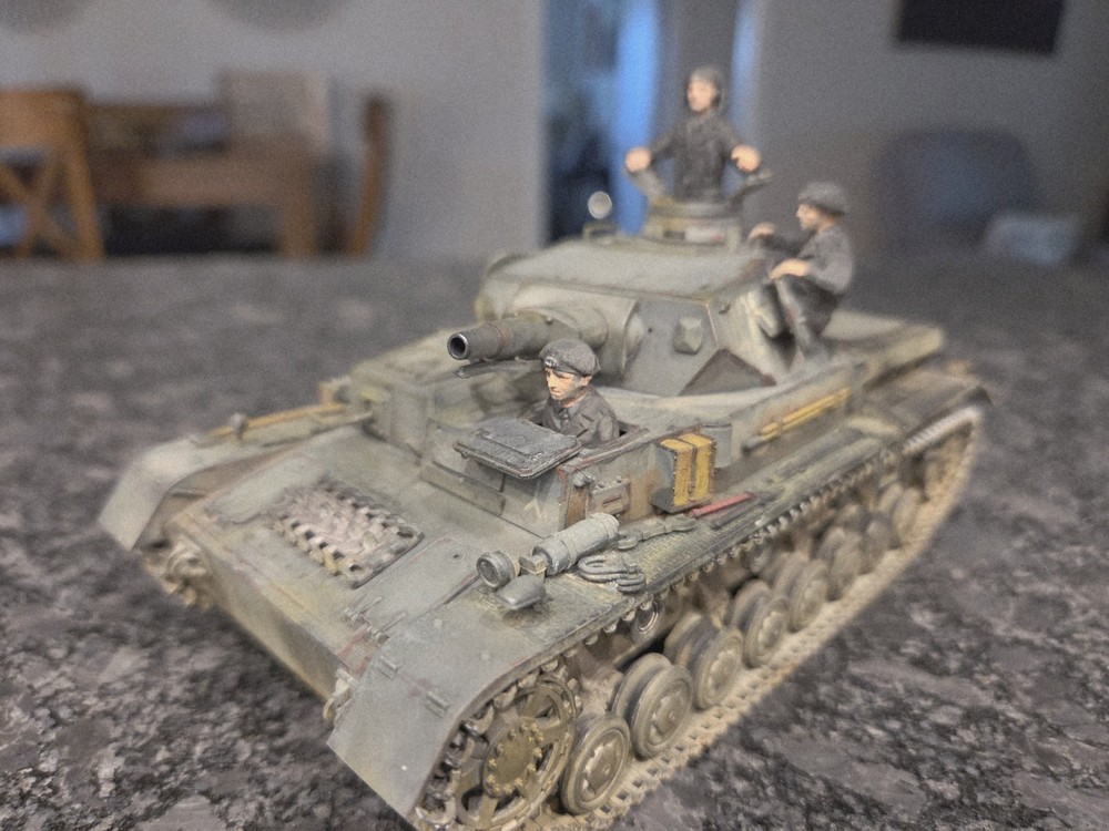 Built 1/35 Panzer IV Ausf. D, German WWII Tank w/ 3 Crew Members