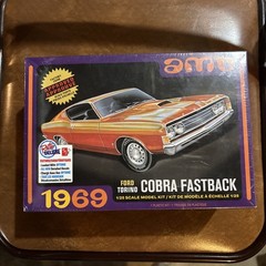 AMT 1969 Ford Torino Cobra Fastback 3-in-1 1/25 Model Kit – AMT1217M