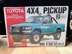 1992 Lindberg Toyota 4X4 Pickup Truck Vintage Model Kit #72506 COMPLETE