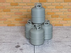 1/18 Scale Propane Tanks – Diorama Accessory (set of 4)