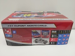 AMT ERTL NASCAR #24 Dupont Monte Carlo 1:25 Model Car Kit 38069A