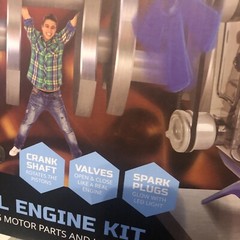 Discovery Mindblown Model Engine Build Kit STEM Moving Parts LED Lights
