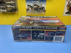 VINTAGE Monogram Metal Flake Corvette Roadster # 2742 Released in 1987 NEW