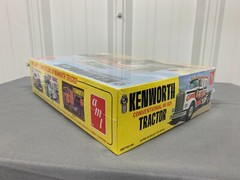 AMT Kenworth W-925 Retro Deluxe Semi Truck 1:25 Factory Sealed NEW #1021