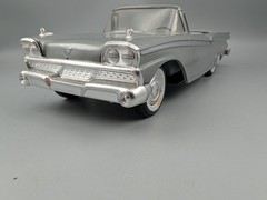 1959 FORD GALAXIE SILVER CONVERTIBLE 1/25 scale – PROMO Friction 2 Tone Interior